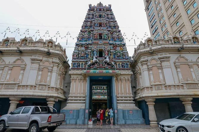 Kuala Lumpur Cultural and Heritage Tour - Chan See Shu Yuen Temple, color and clan connections