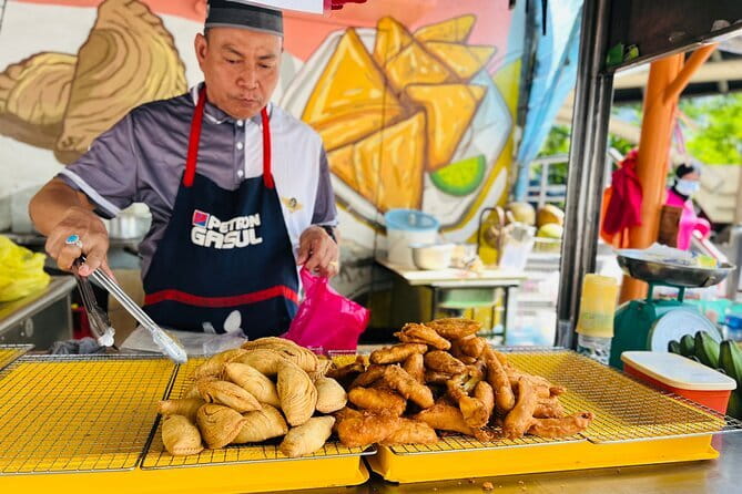 Kuala Lumpur Food Tour with 12+ Authentic Dishes & Local Secrets - Key points at a glance