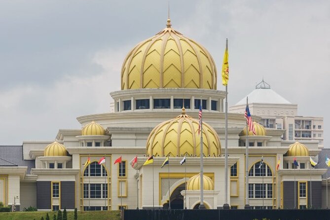 Kuala Lumpur Full Day Private Tour with 24 spots Of Wonders - Merdeka Square explains Kuala Lumpur’s public face