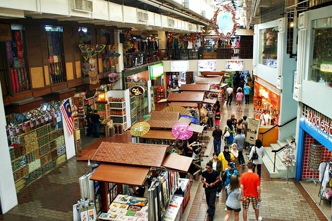Kuala Lumpur Full Day Private Tour with 24 spots Of Wonders - Istana Negara and Batu Caves set the tone