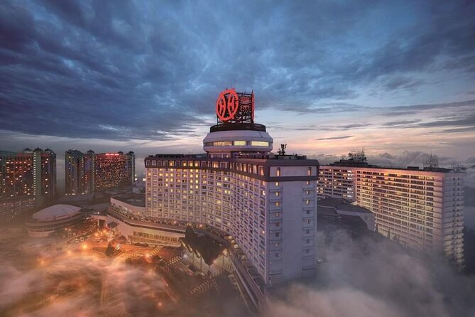 Kuala Lumpur (Genting Highlands 7.5 hours Private Tour) - From Kuala Lumpur heat to the Batu Caves steps