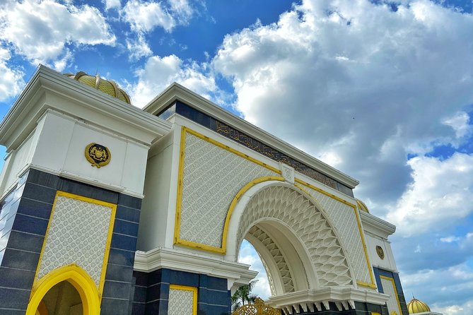 Kuala Lumpur Half Day City Tour (Private Tour) - National Mosque and Practical Dress Rules