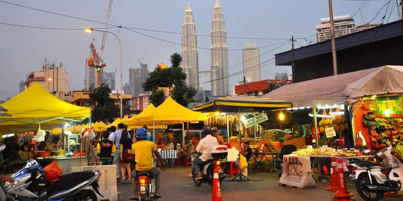 Kuala Lumpur: Half Day Local Food Walking Tour - Jalan Masjid India, where spices set the tone