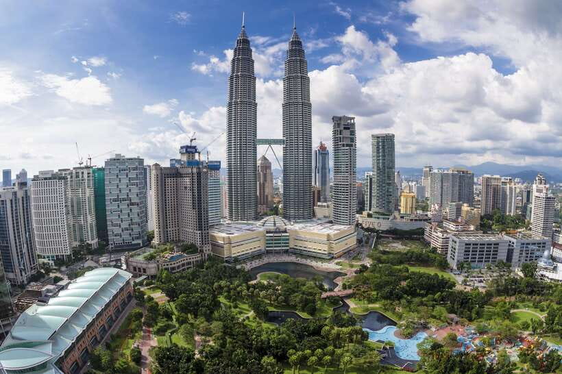 Kuala Lumpur: Half-Day Photo Tour with Petronas Twin Towers - A six-hour introduction to Kuala Lumpur