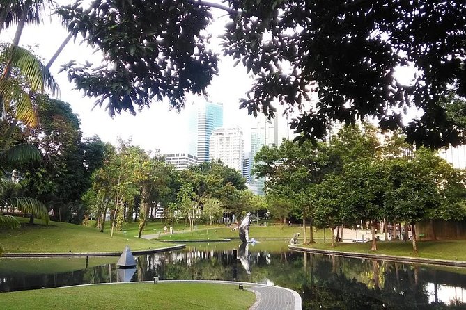 Kuala Lumpur InfoFun Walking Tour Experience - Central Market and the short shopping stop