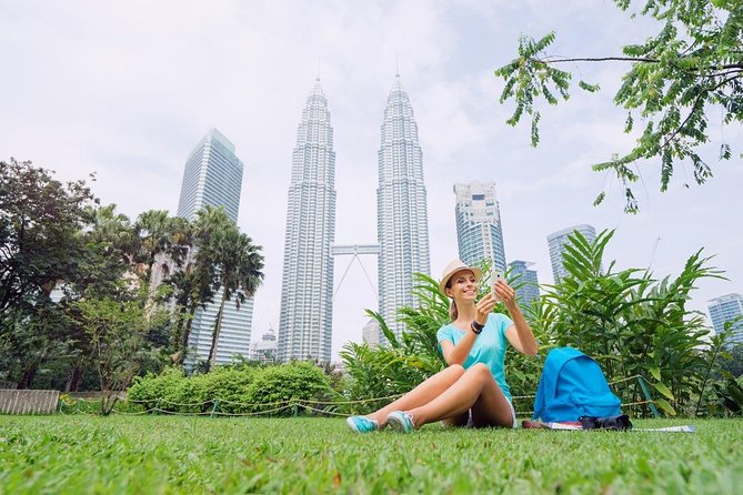 ️ Kuala Lumpur Instagram Tour: Most Famous Spots (Private & All-Inclusive) - Thean Hou Temple: color, detail, and a quieter finish
