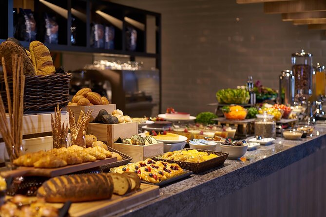 Kuala Lumpur International Airport Plaza Premium Lounge - Food and drinks: useful, but not a meal destination