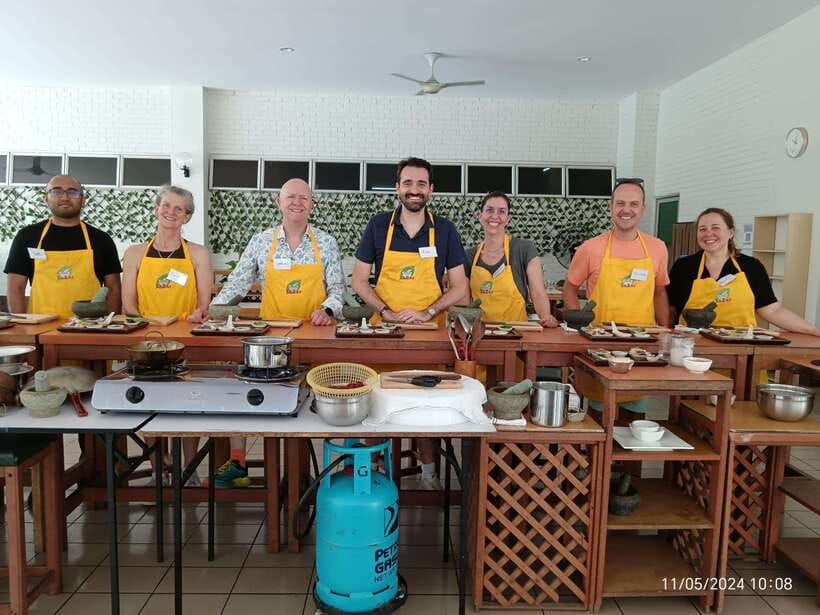 Kuala Lumpur: Malaysian Cooking Class with Market Tour - Key points at a glance