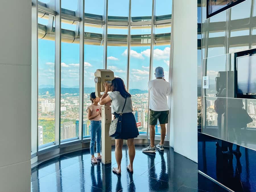 Kuala Lumpur: Petronas Twin Towers Entry E-Ticket - How Crowds and Timing Affect the Visit