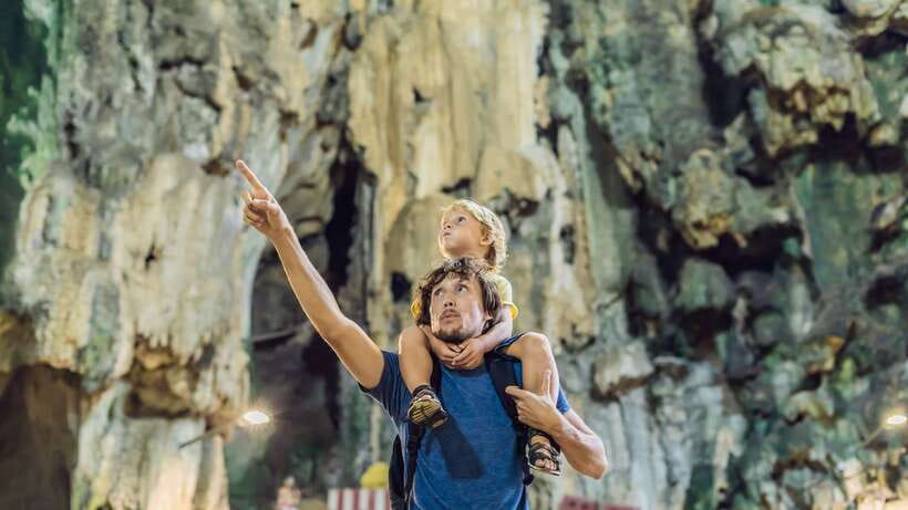 Kuala Lumpur: Private Batu Cave, National Mosque Tour, Lunch - Key points at a glance