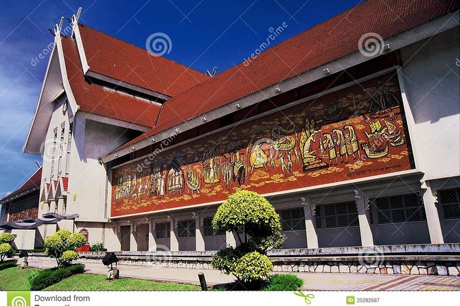 Kuala Lumpur Private City Highlights Tour - Thean Hou Temple: Color and a Hillside View