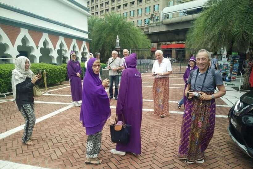 Kuala Lumpur: Private custom walking tour with a local guide - Starting at your hotel or a central meeting point