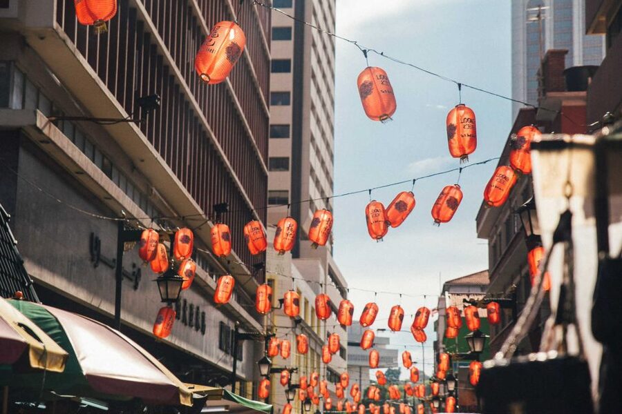 Kuala Lumpur: Private Food Tour – 10 Tastings with Locals - Ten tastings, with enough food for a full meal
