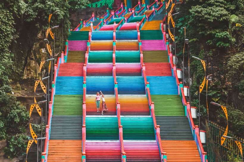 Kuala Lumpur: Private Highlights Instagram Tour - Thean Hou Chinese Temple adds detail and color