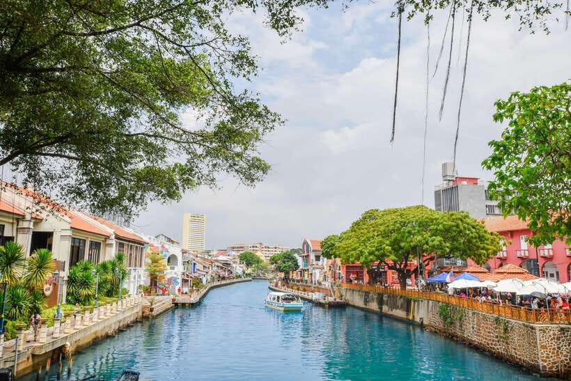 Kuala Lumpur: Private Malacca Night Tour w/Cruise & Trishaw - Key points at a glance
