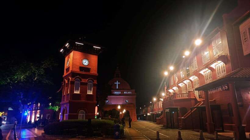 Kuala Lumpur: Private Malacca Night Tour w/Cruise & Trishaw - The long road from Bukit Bintang to Malacca