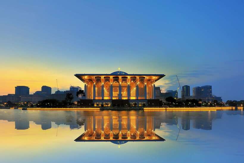 Kuala Lumpur: Putrajaya City Tour with Lake Cruise - Key Points Before You Book