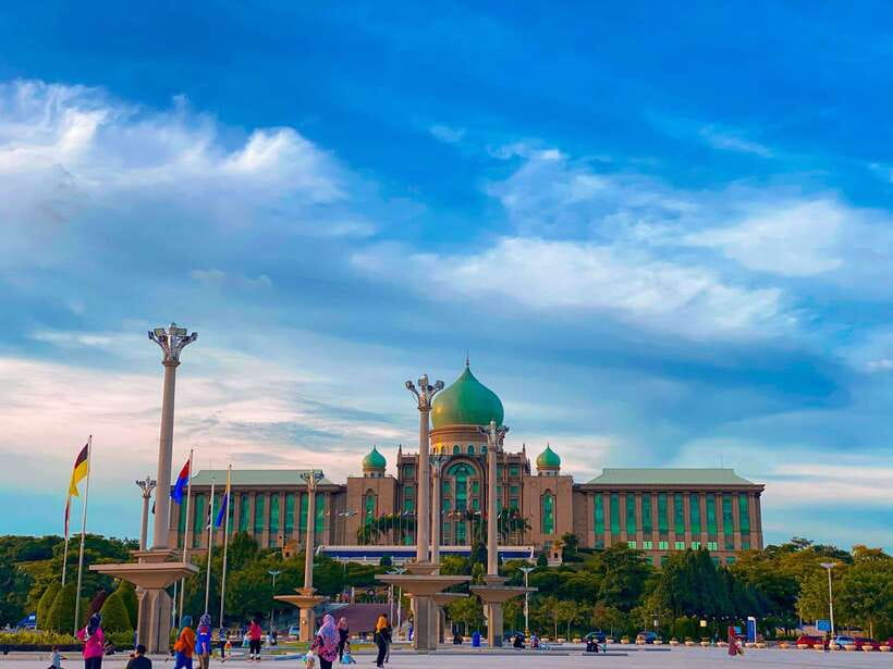Kuala Lumpur: Putrajaya Tour Half Day Tour [Shared/Private] - The morning ride from Kuala Lumpur
