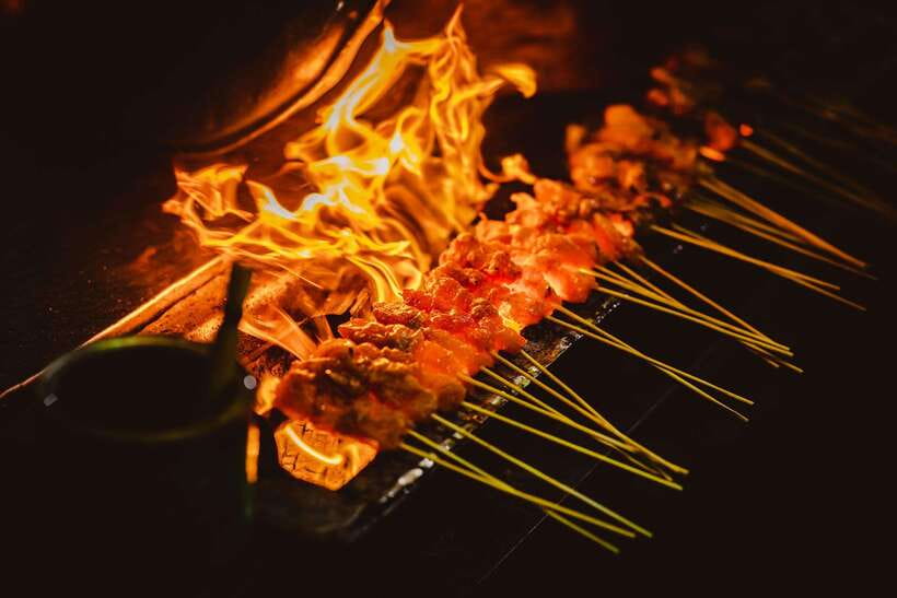 Kuala Lumpur: Sambal Street Food Tour with 15+ Tastings - What makes the neighbourhood setting worthwhile