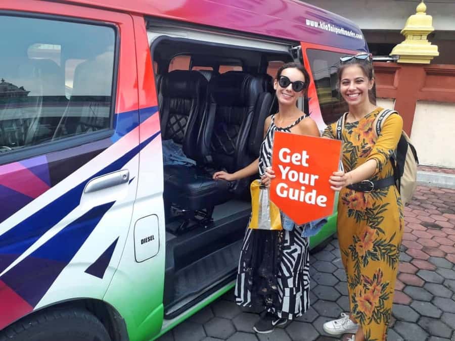 Kuala Lumpur: Sightseeing by Private Vehicle with Driver - The minivan, comfort, and group size