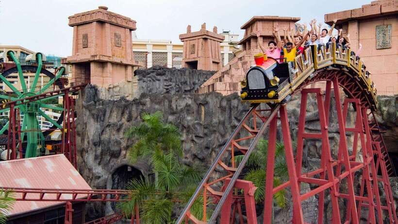 Kuala Lumpur: Sunway Lagoon Theme Park Ticket with Transfer - Why Sunway Lagoon works for a mixed group