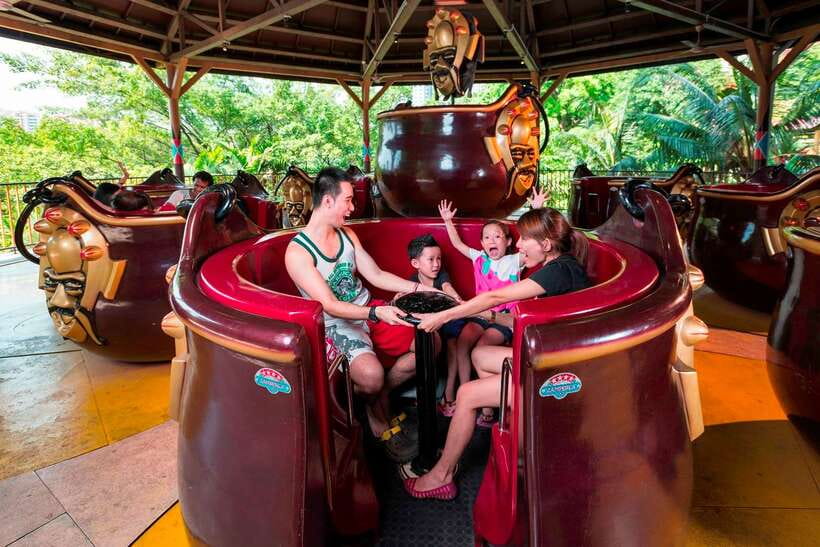 Kuala Lumpur: Sunway Lagoon Theme Park Ticket with Transfer - Nickelodeon Lost Lagoon for families