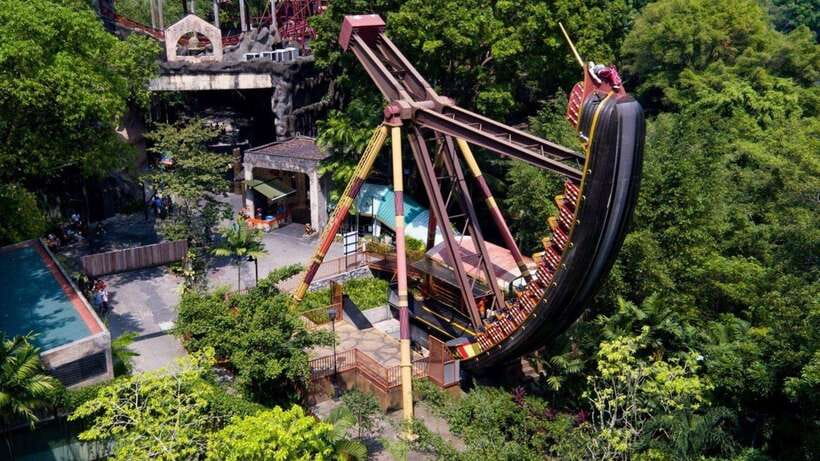 Kuala Lumpur: Sunway Lagoon Theme Park Ticket with Transfer - The 30-minute ride from central Kuala Lumpur