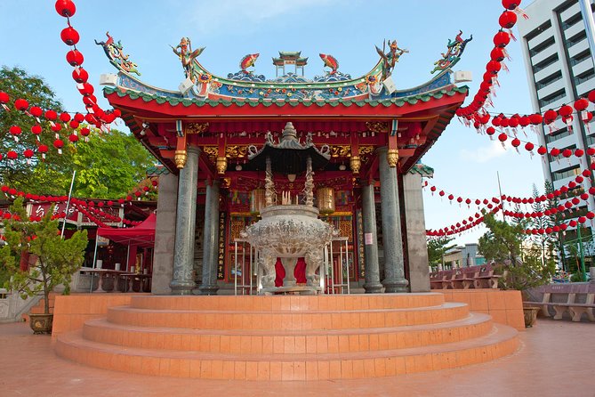 Kuching City Tour - The Sarawak Museum and the value of context