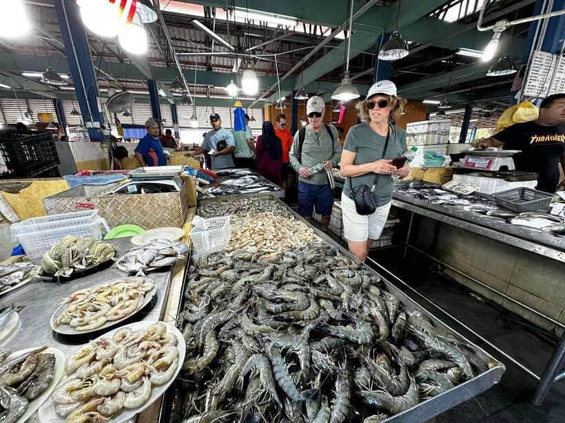Langkawi Cycling Culture half day Tour - A local restaurant stop and simple Malaysian flavors