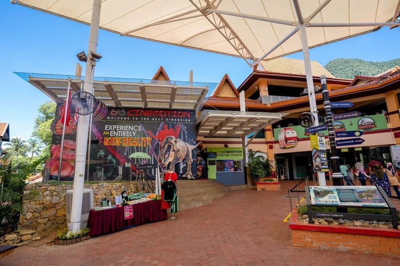 Langkawi: Iconic Landmarks & Natural Wonders Guided Tour - Who will get the most from this tour