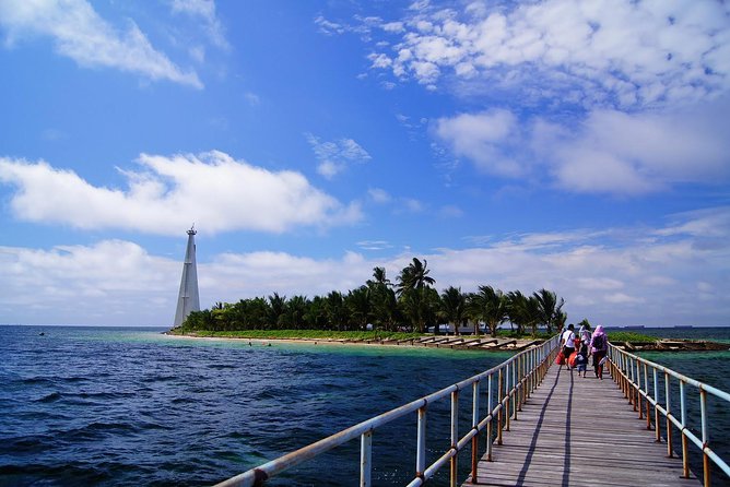 Langkawi Island Hopping Boat Tour with Return Transfer - Who should book this tour