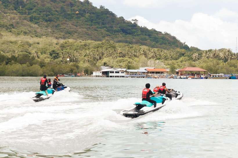 Langkawi: Jet Ski and Parasailing Tour - Taking to the sky by parasail