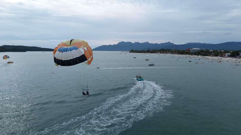 Langkawi: Jet Ski and Parasailing Tour - Who should book this experience?