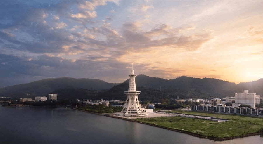 Langkawi: Maha Tower Langkawi Admission Ticket - The Skywalk and the straight-down view