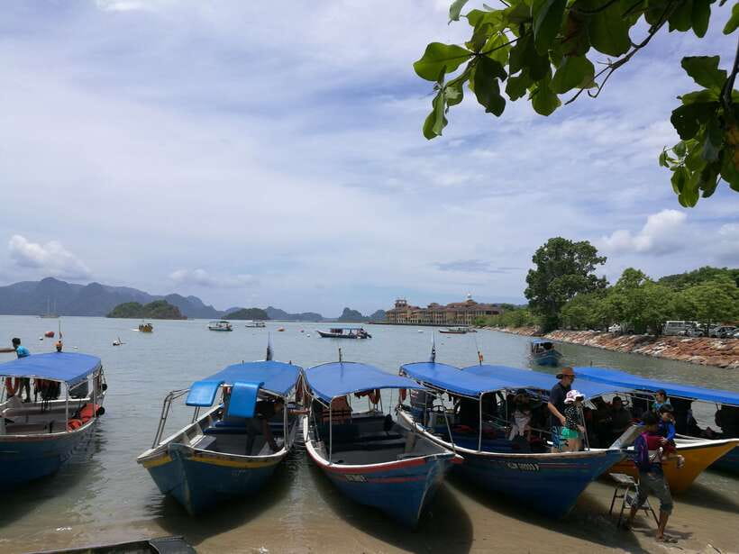 Langkawi: Mangrove Kilim UNESCO Geopark & Cave Tour - A quiet beach and time to swim