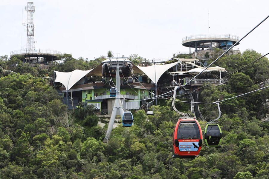 Langkawi: Skycab Cable Car Ticket Options - Reaching the summit for the Andaman Sea views