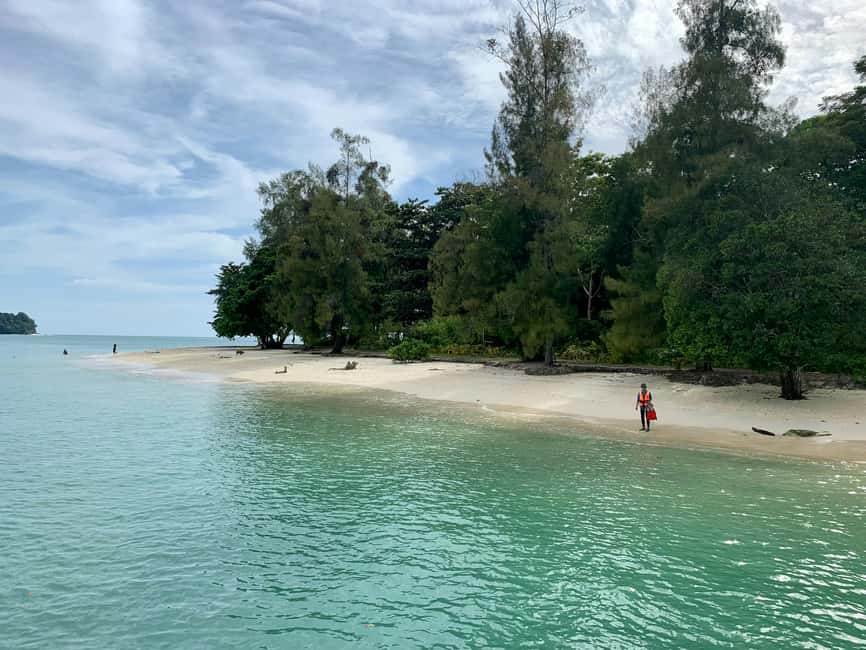Langkawi: Sunset Dinner Cruise with Hotel Transfer - Key points at a glance