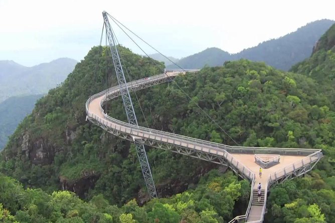 Langkawi Tour with SkyBridgewalk,Langkawi Cable Car,Oriental Village pass - Key points at a glance