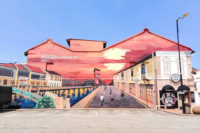 Malacca Day Tour - Dutch Square and the red administrative buildings
