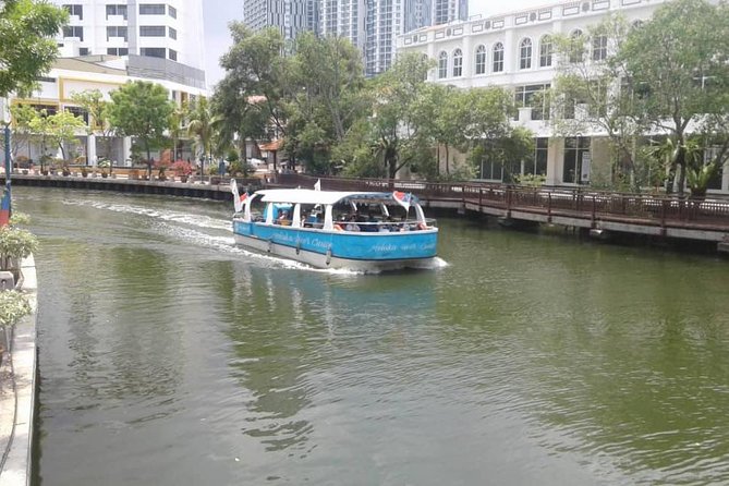 Malacca Heritage City Day Trip - The Butterfly and Reptile Sanctuary begins the sightseeing