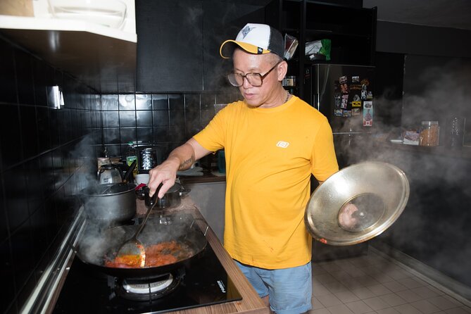 Malaysia Cooking Classes With Local - Preparing the rice, sambal, and accompaniments