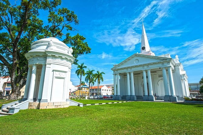 Malaysia: Penang Tropical Spice Garden Guided Tours Tickets - The café overlooking the Straits of Malacca