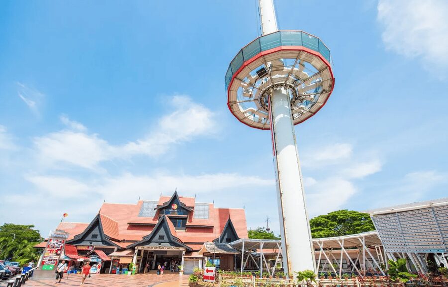 Melaka: Menara Taming Sari Tower E-Ticket - The Seven-Minute Revolving View
