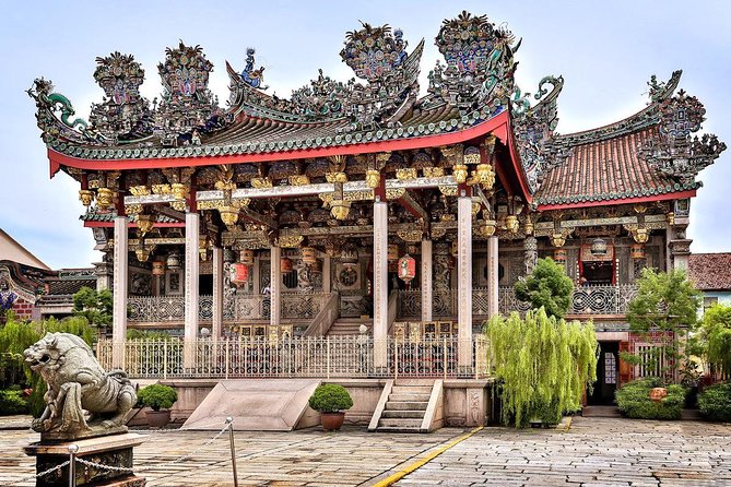 Penang City Private Half Day Tour With Khoo Kongsi & Kek Lok Si - Armenian Street and George Town’s old quarters