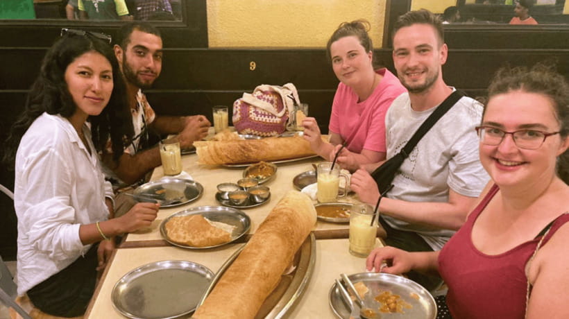 Penang: Georgetown Foodie Walking Tour with a Cocktail - Street art, heritage buildings, and the evening walk