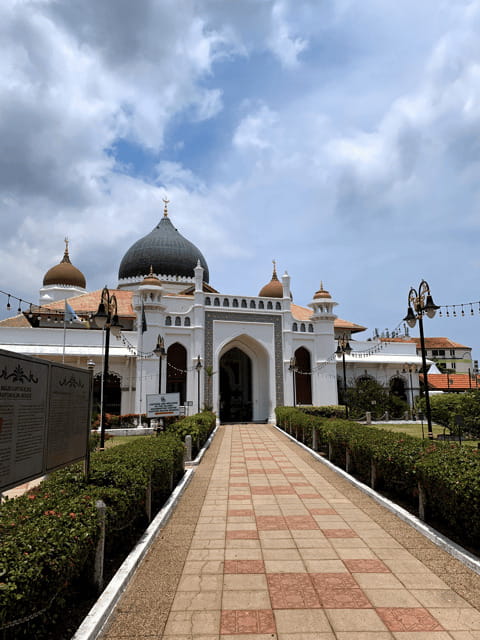 Penang: Georgetown Foodie Walking Tour with a Cocktail - Is $95 a fair price in Penang?