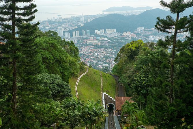Penang Hill and the Kek Lok Si Temple - Why these two sights work well together