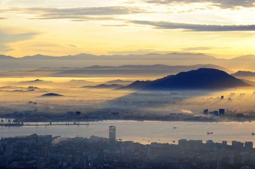 Penang: Kek Lok Si Temple and Penang Hill Guided Tour - Why these two sights work well together