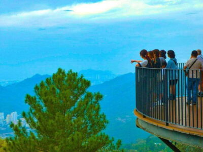 Kek Lok Si Temple and Penang Hill Guided Tour