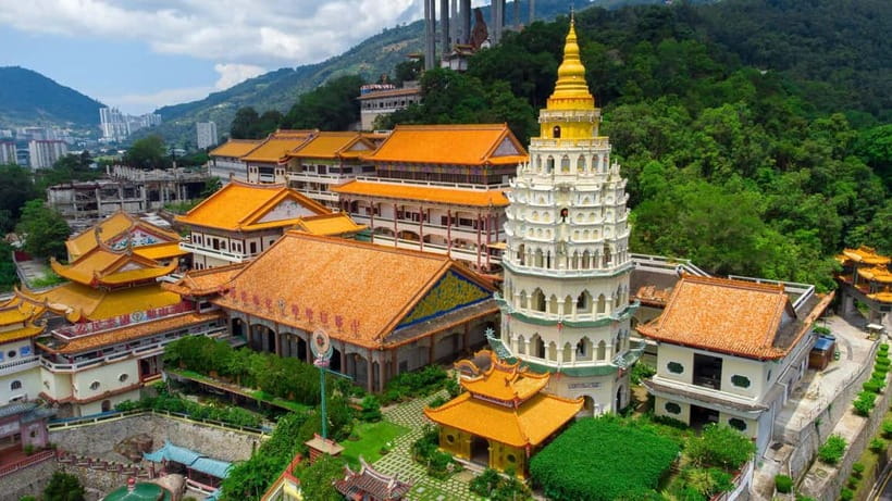 Penang: Private Highlights Tour with Temples, Hill & Gardens - Penang Botanical Gardens and the Waterfall Gardens